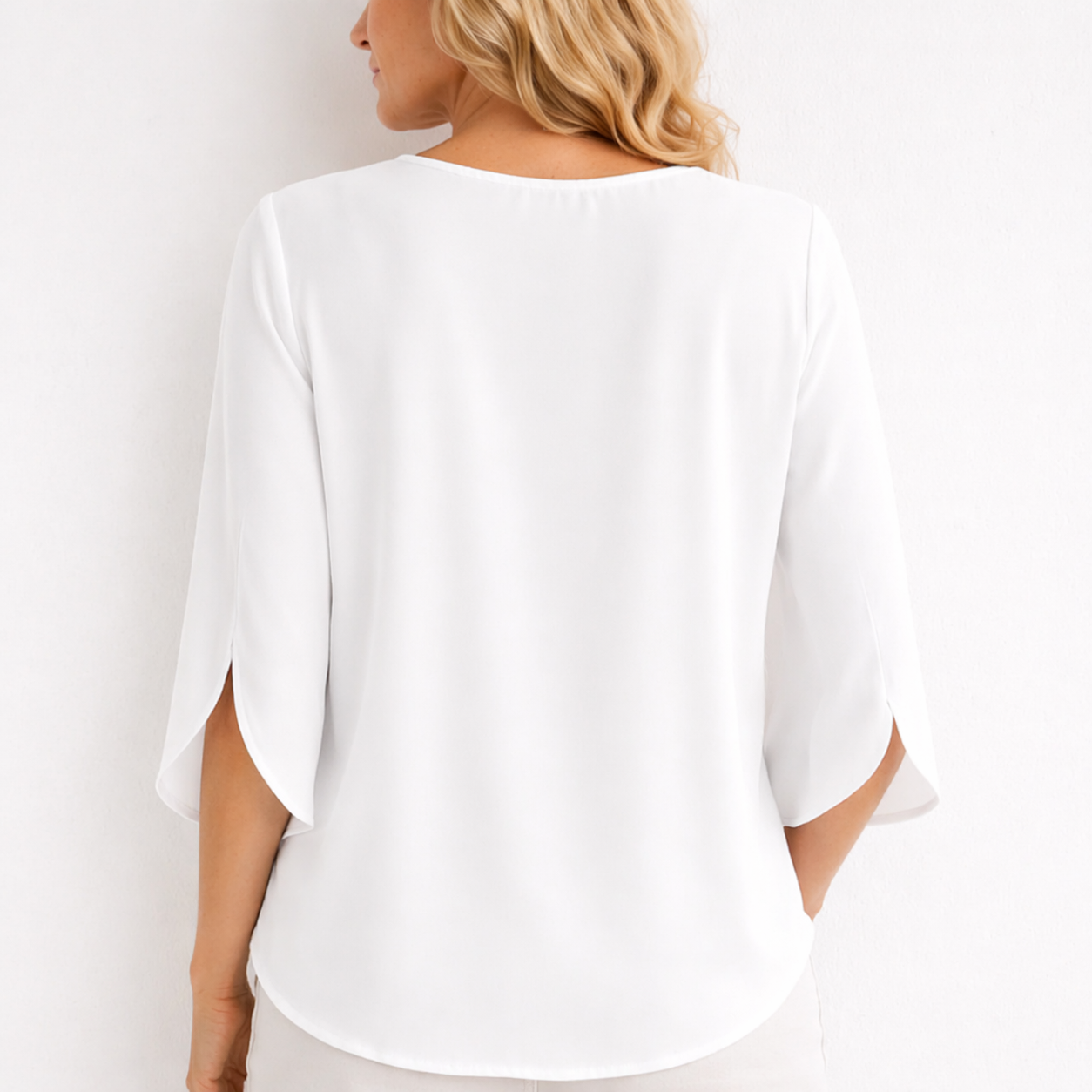 MATHILDE – LUFTIG BLUS